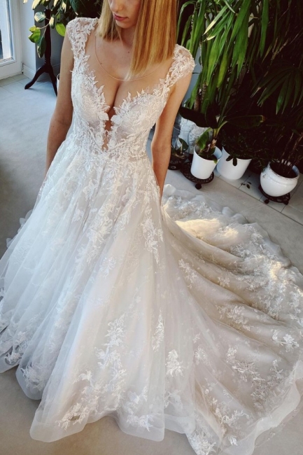 bureau d'enregistrement des robes de mariée | Robe de mariée ligne A avec dentelle