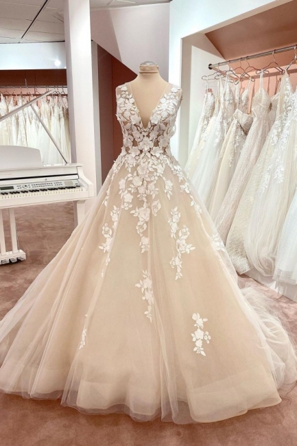 Dentelle de robe de mariée simple | Robe de mariée décolleté V ligne A