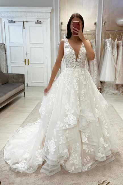 Robes de mariée crème décolleté V | Robes de mariée A ligne dentelle