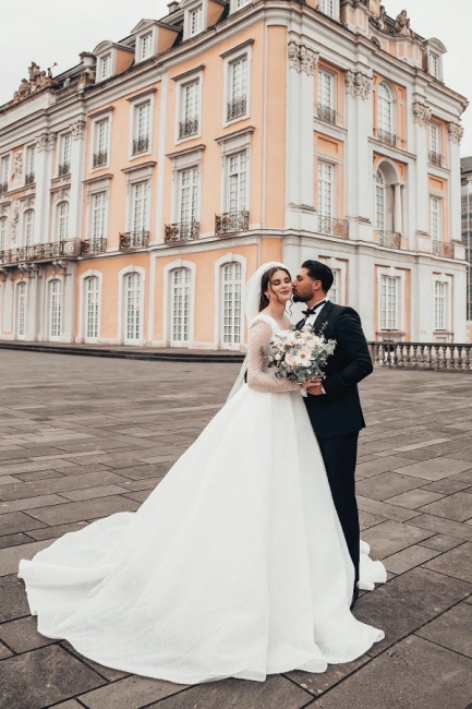 Robe de mariée princesse avec paillettes chic