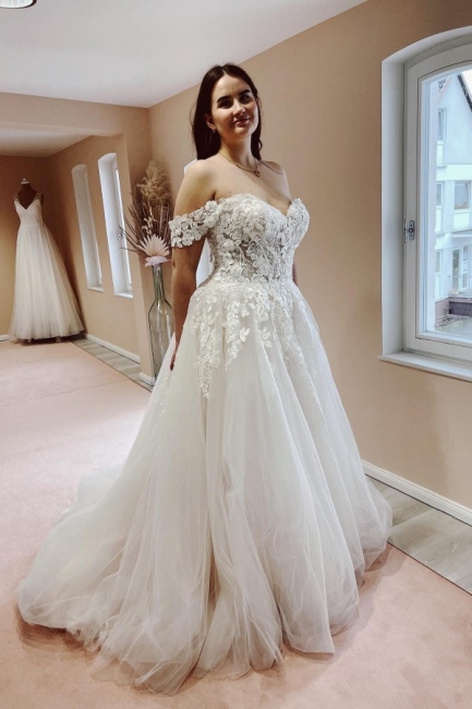 Robe de mariée A-ligne épaules dénudées en dentelle