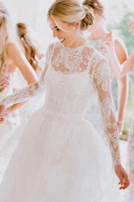 Robe de mariée col rond avec manches dentelles créative chic pas cher