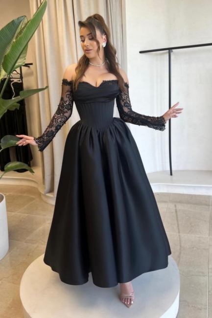 Robes de mariée noires une ligne dentelle | Robes de mariée avec manches