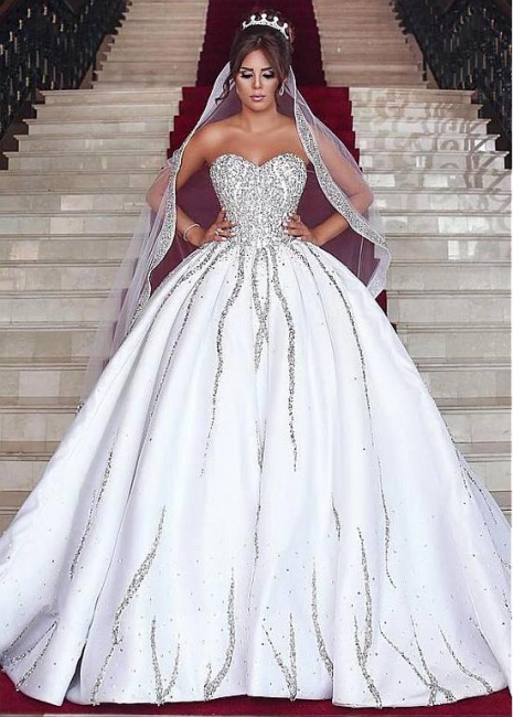 Forme Marquise Traîne moyenne Col en cœur Satin Robes de Mariée de Luxe Perle