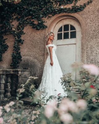 Robes de mariée de créateurs Une ligne de dentelle | Mode nuptiale en ligne_3