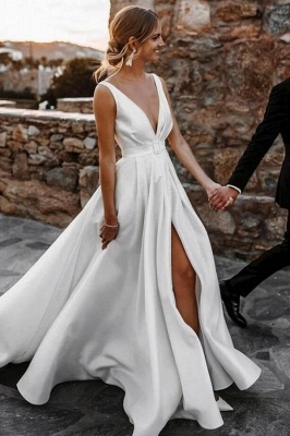 Robe de mariée ligne-A en satin simple blanche | Robe de mariage civil col V chic_3