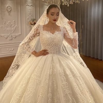 Robe de mariée princesse de luxe en dentelles haute couture sur mesures chic et unique_4