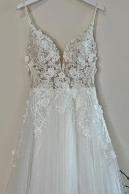 Robes de mariée modernes Une ligne de robes de mariée en dentelle avec des paillettes_6