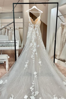 Robes de mariée simples Une ligne de vêtements de mariée en dentelle en tulle_5