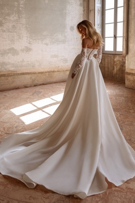 Belles robes de mariée Une ligne de robe de mariée en satin et dentelle_4