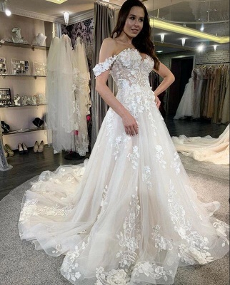 robe de mariée blanche à linie | robe de mariée en dentelle_4